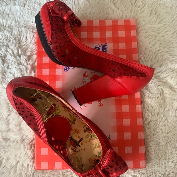 Red heels - Picture 2 of 6